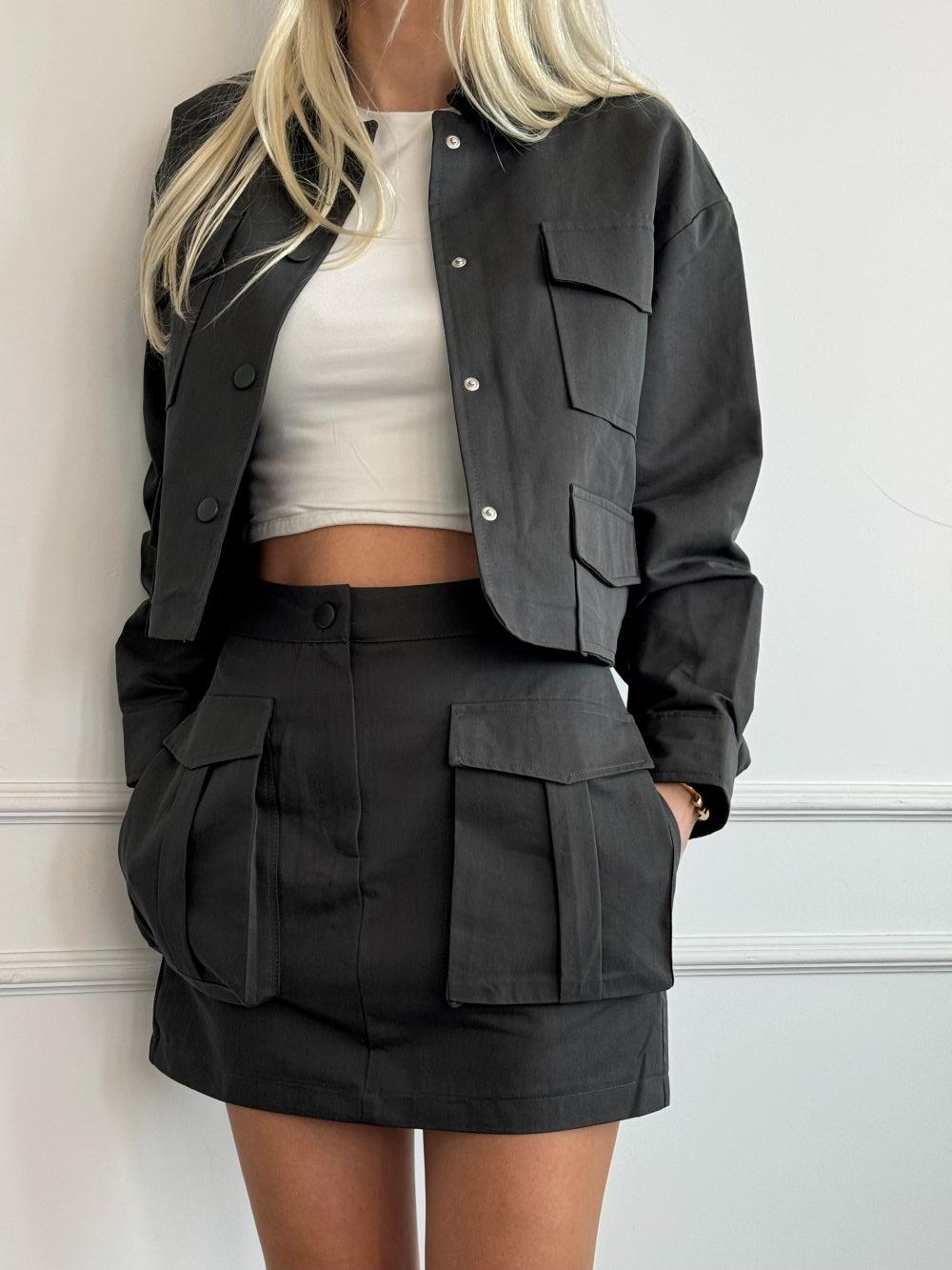 Cep Detaylı Antrasit Ceket Etek Takım