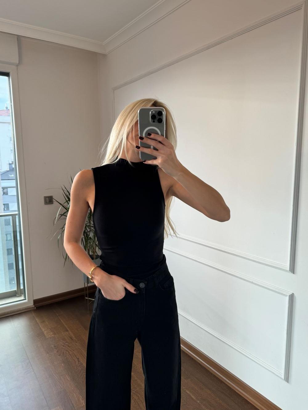 Sıfır Kol Bluz Siyah