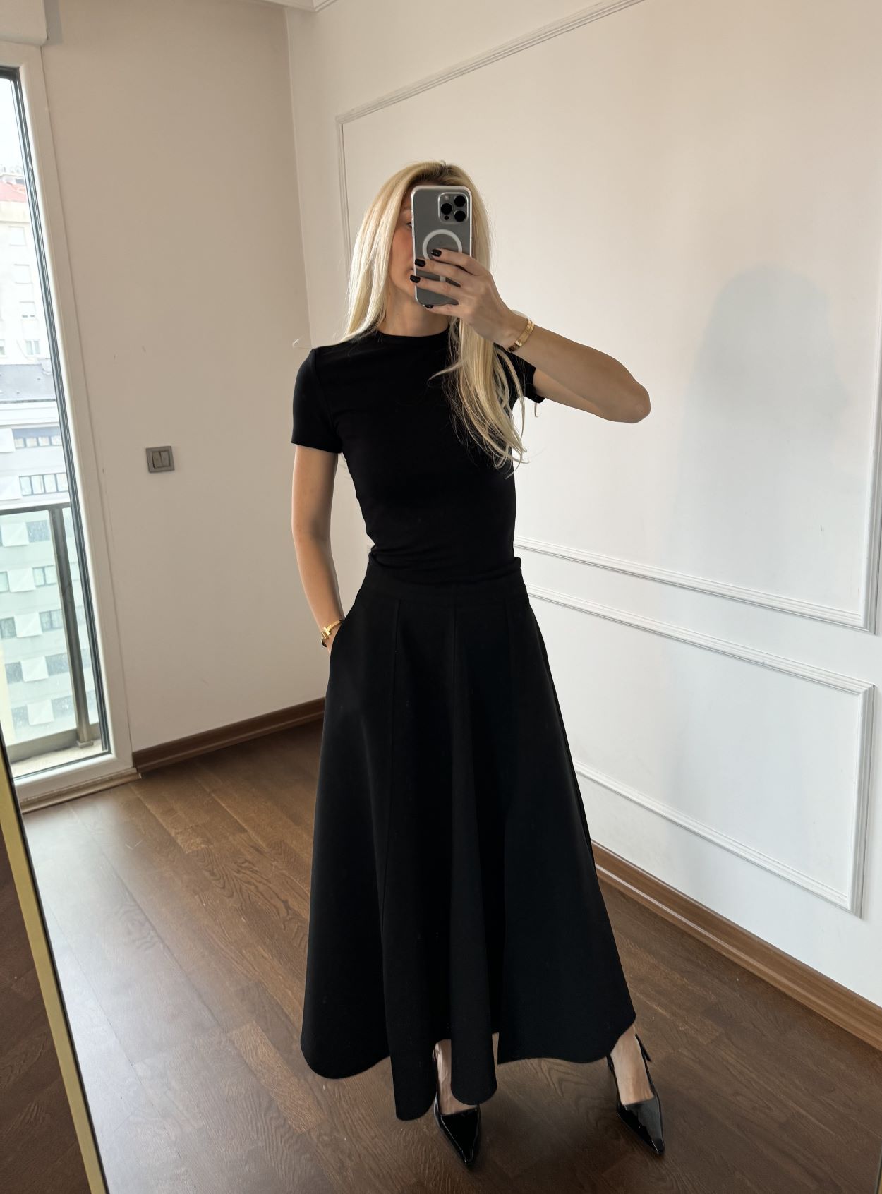 Yırtmaçlı ve Cepli Midi Etek