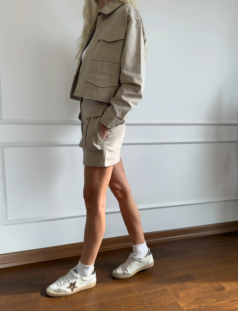 Cep Detaylı Krem Ceket Etek Takım