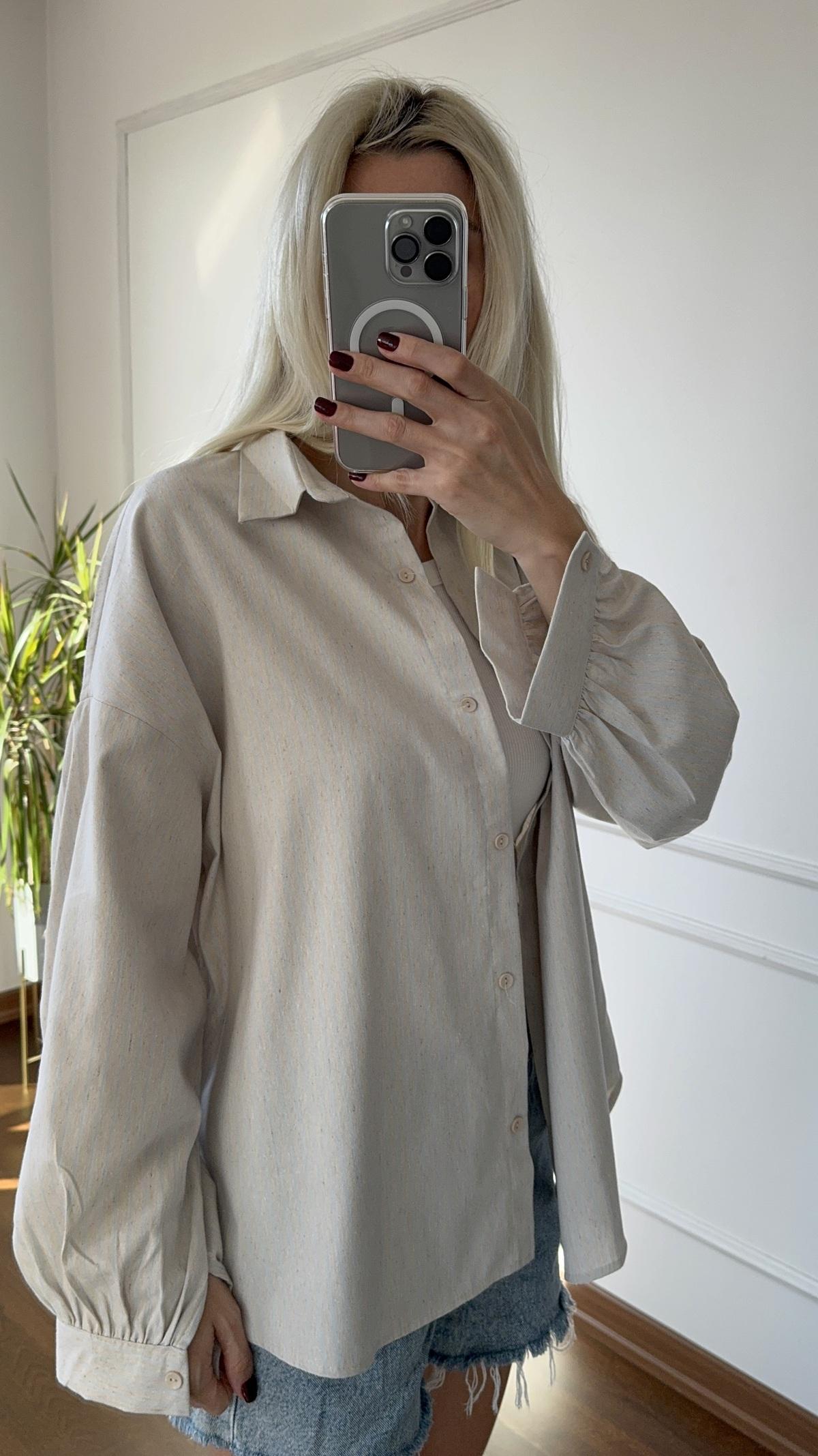 Oversize Açık Mavi Çizgi Detaylı Gömlek