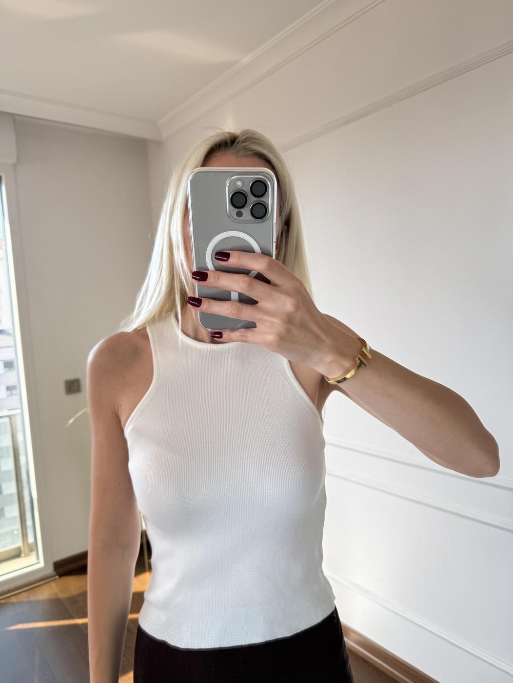 Triko Beyaz Bluz Sıfır Kol