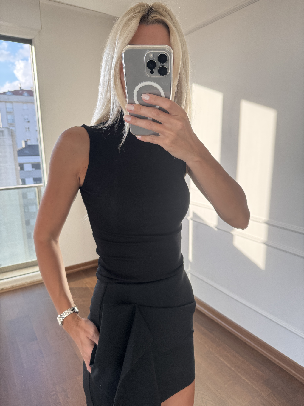 Yaka Detaylı Body Siyah