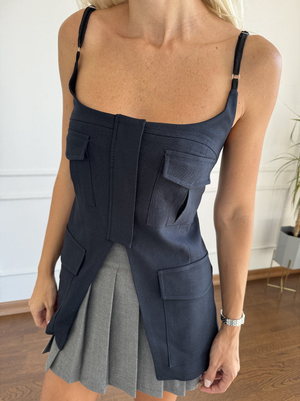 Cep Detaylı Askılı Lacivert Bluz