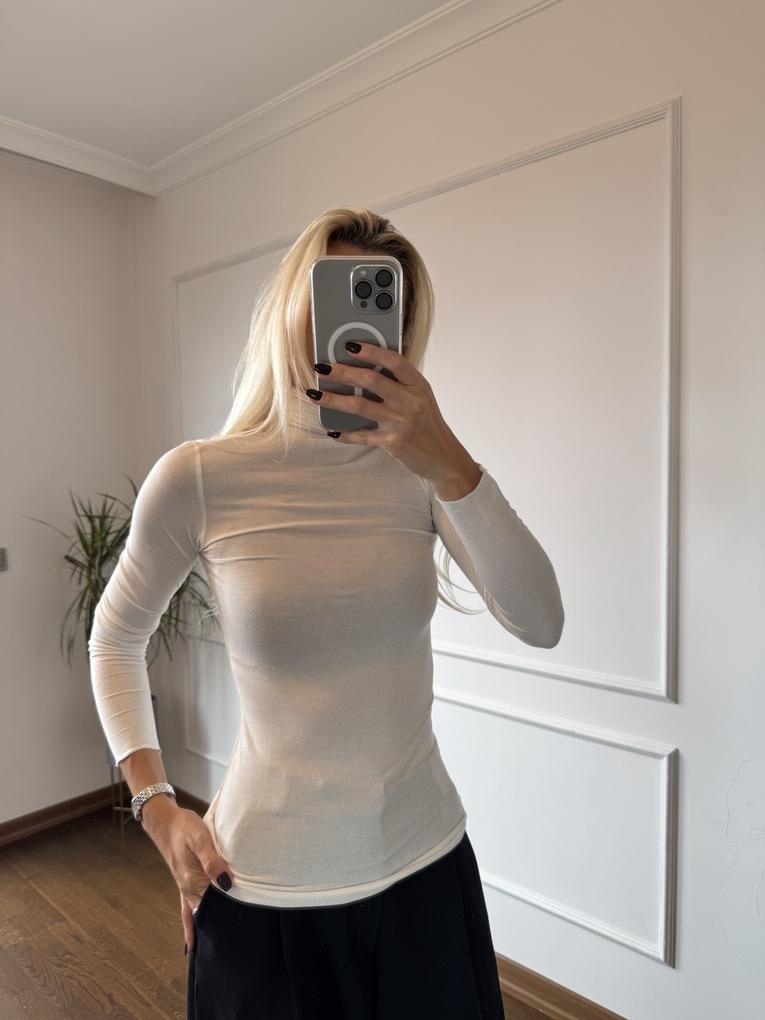 Beyaz Boğazlı Transparan Yumuşak Dokulu Bluz