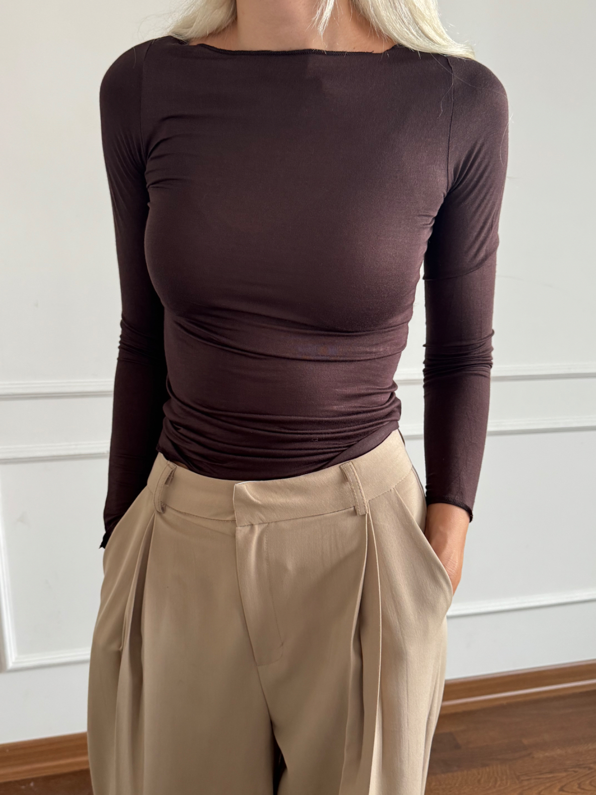 Acı Kahve Kayık Yaka Transparan Yumuşak Dokulu Bluz