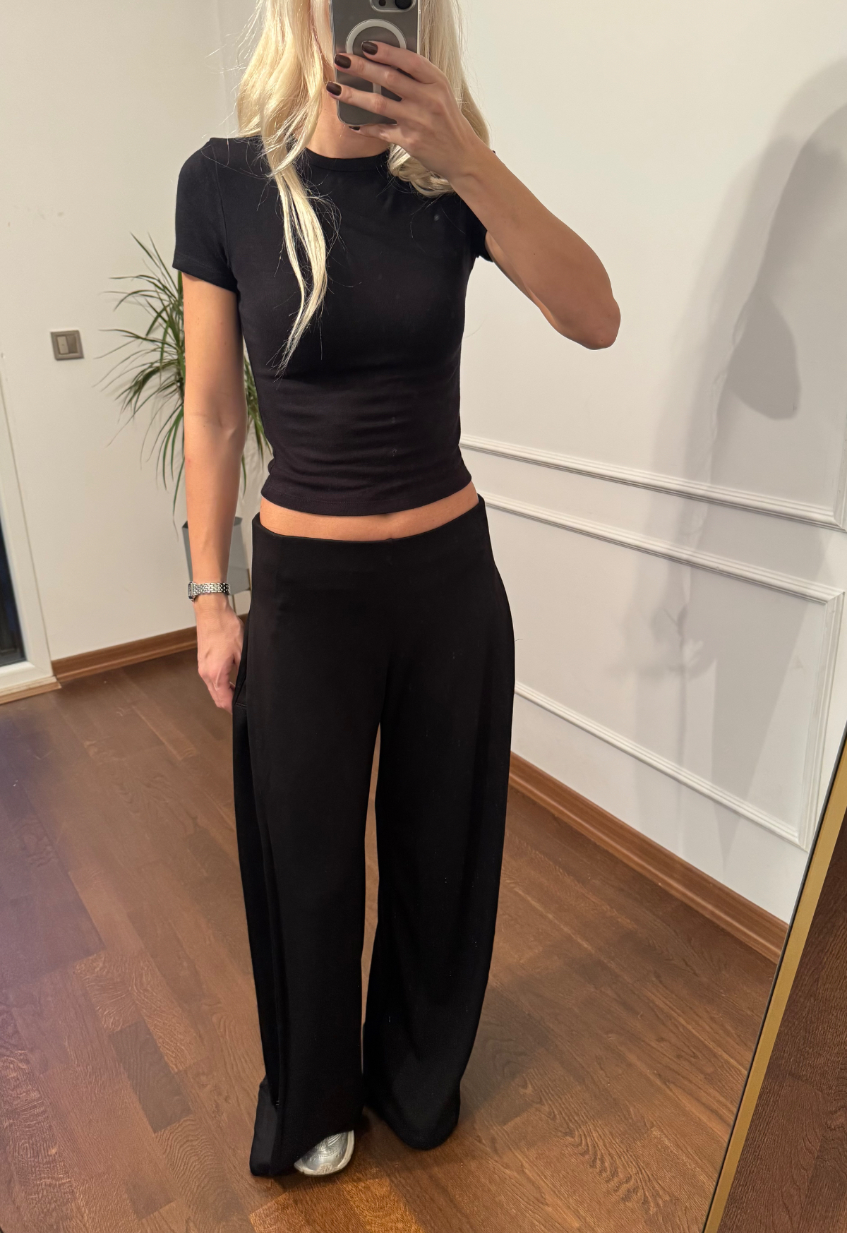 Yanları Pileli Bol Paça Siyah Eşofman