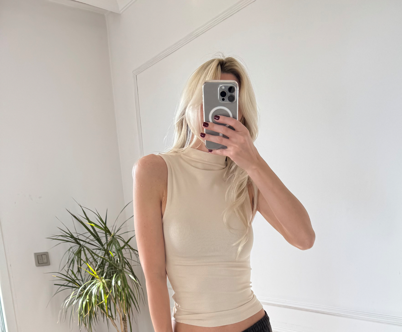 Yaka Detaylı Body Bej